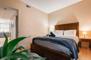 2BR Hollywood Walk Luxury Apartment